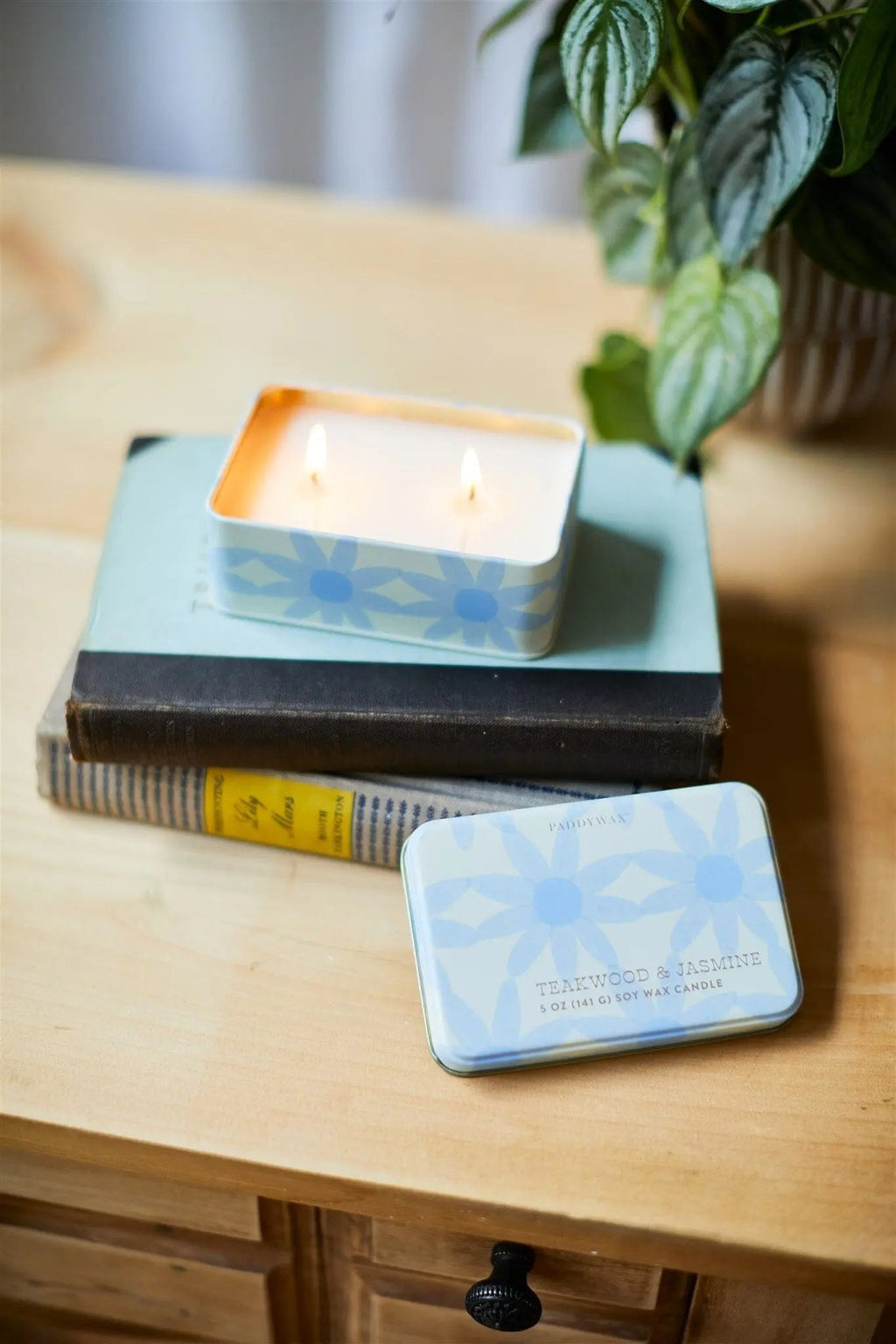 Teakwood & Jasmine - 5 oz Tin Candle